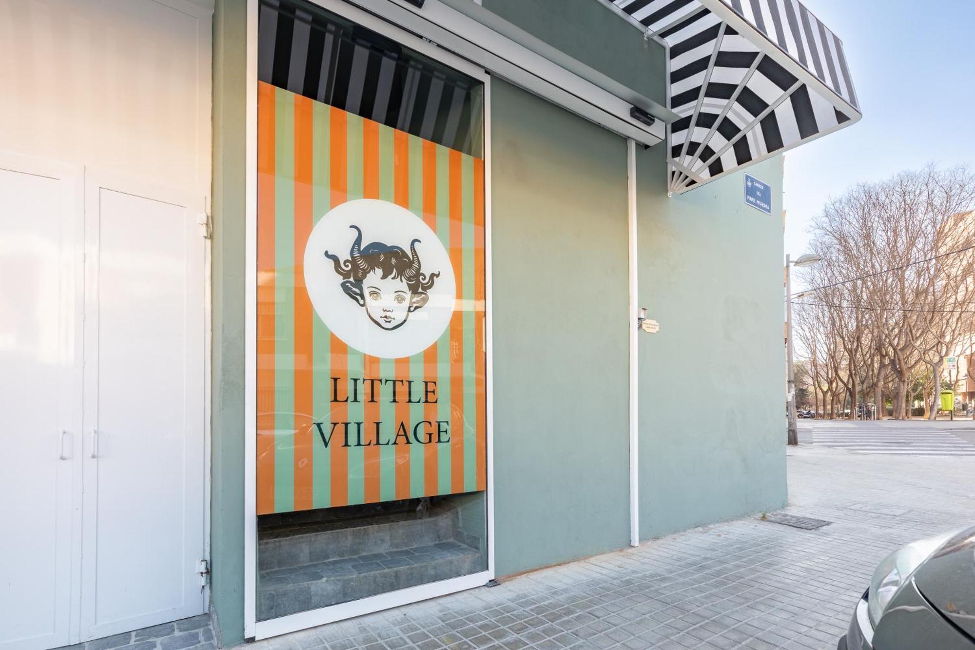 The Little Village Apartments Valencia Bagian luar foto