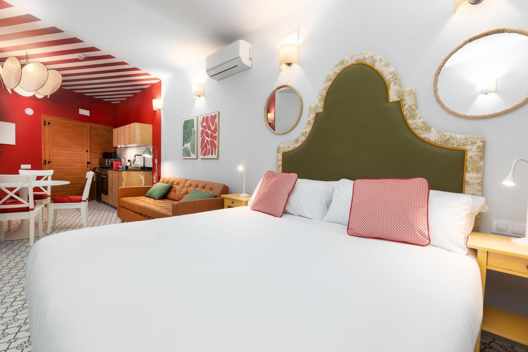 The Little Village Apartments Valencia Bagian luar foto