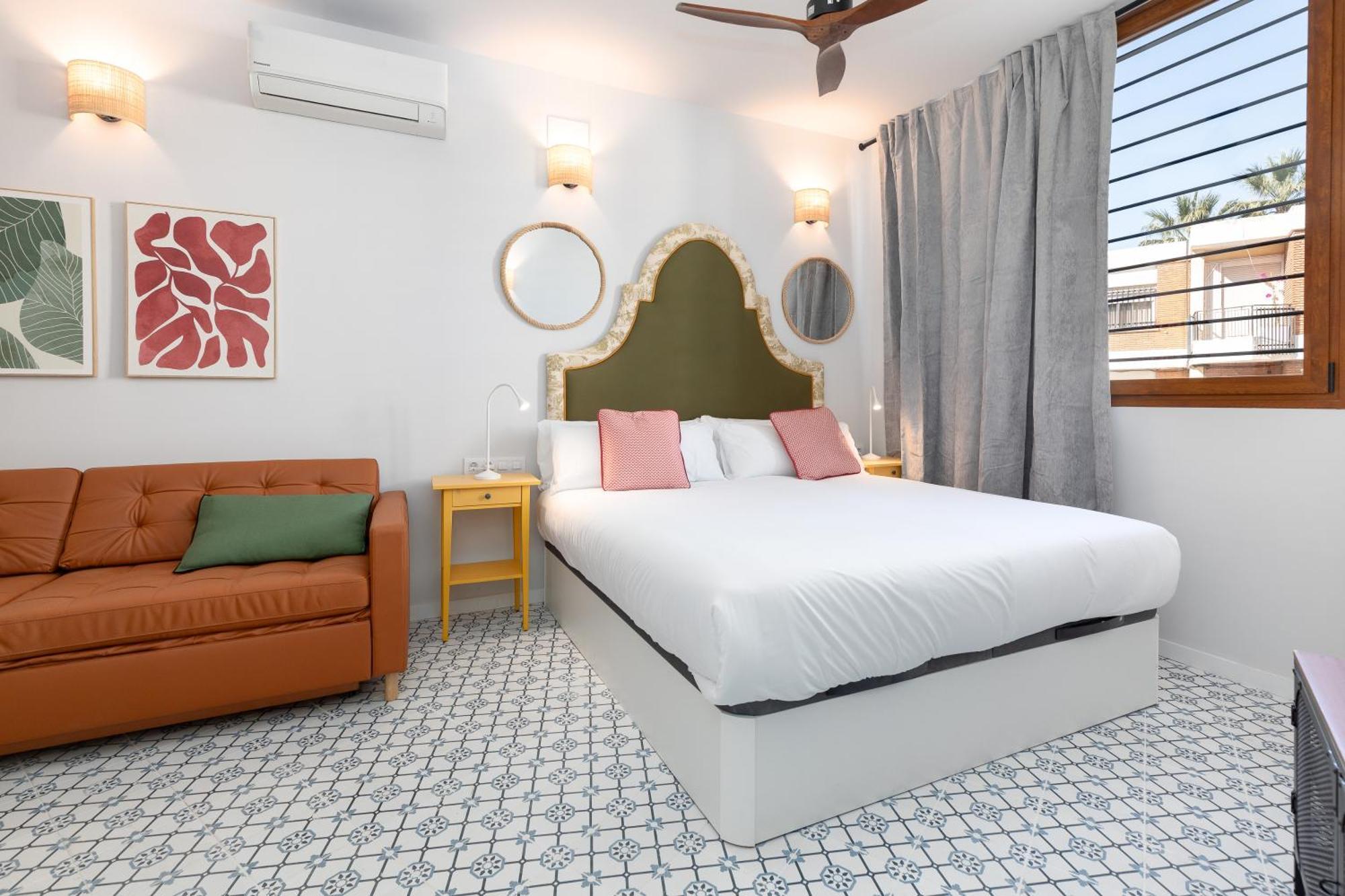 The Little Village Apartments Valencia Bagian luar foto